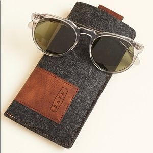 RAEN 'Remmy' Unisex Retro Round Sunglasses